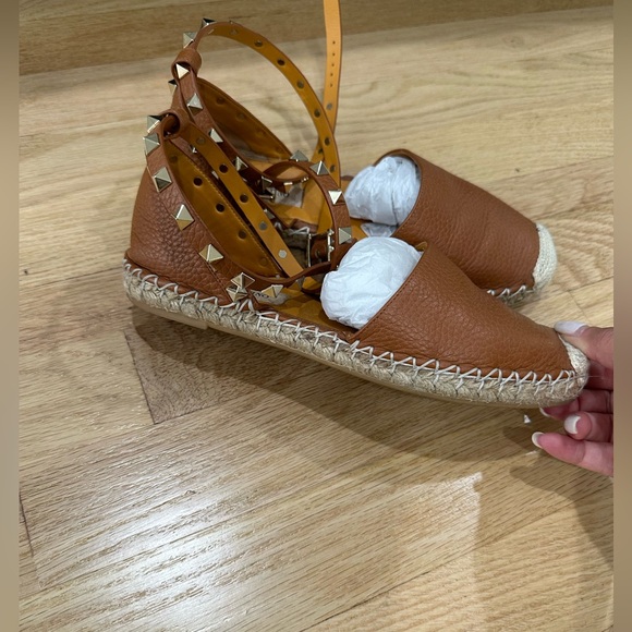 Valentino womens leather espadrille. Size 35. Used and authentic - Picture 7 of 7